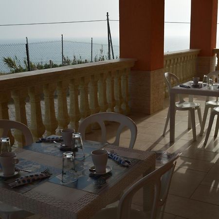 Carrubella Santa Zita Bed & Breakfast ลิกาตา ภายนอก รูปภาพ